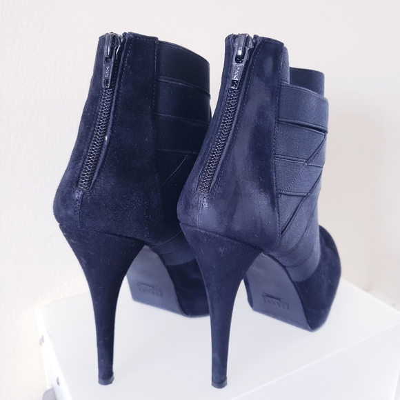 Stuart Weitzman Papoose Black Suede Booties - 8 - Picture 8 of 14